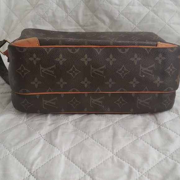 SOLD Louis Vuitton Nile - Picture 15 of 16
